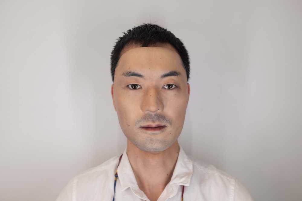 Hyper-realistic face masks by Shuhei Okawara