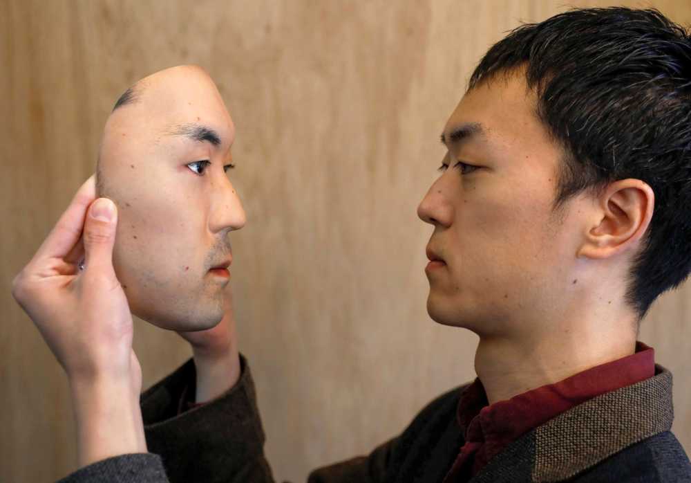 Hyper-realistic face masks by Shuhei Okawara