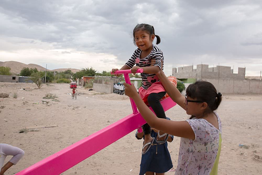 Teeter Totter Wall - pink seesaws across US-Mexico border_2