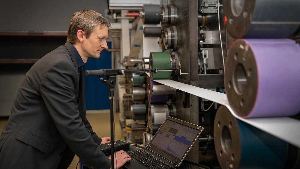 T-paper speaker being printed on rolls