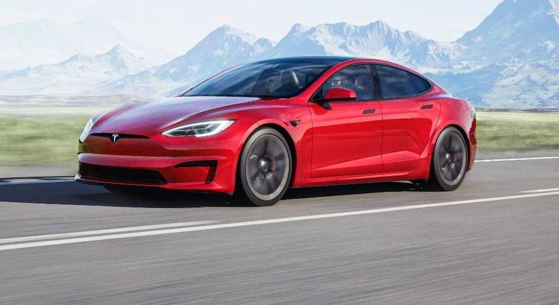 Tesla Model S Plaid - Fastest Accelerating Production Car