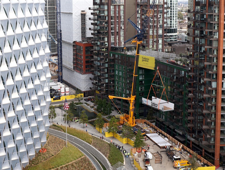 Construction of Sky pool London