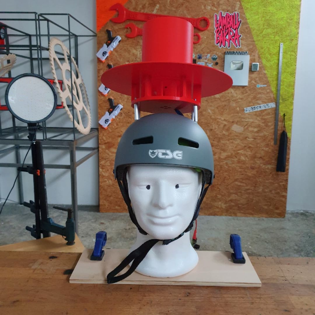 Testing 3D-printed rain hat