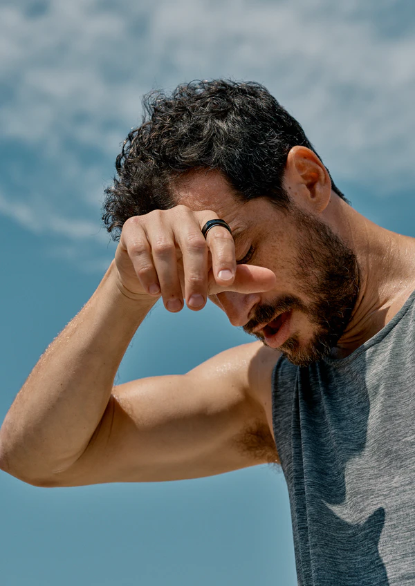 An athelete wearing Oura smart ring