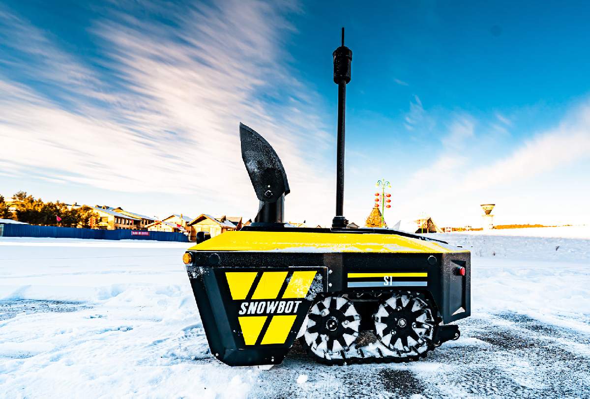 Snowbot s1 battery powered snow blower